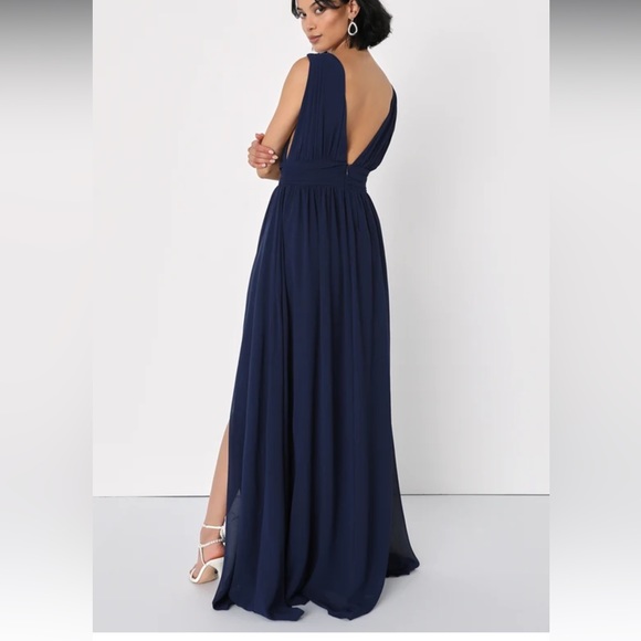 Lulu’s Navy plunge neck bridesmaid dress, size Large - Picture 3 of 6